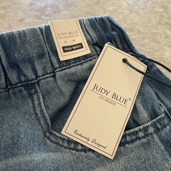 Judy Blue Medium Wash Wide Legged Relaxed  Drawstring Denim with Gold-Tip Cords - Picture 13 of 16